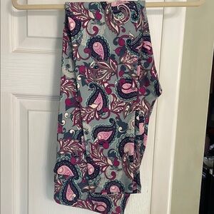 Paisley Print Leggings in Pink and Gray